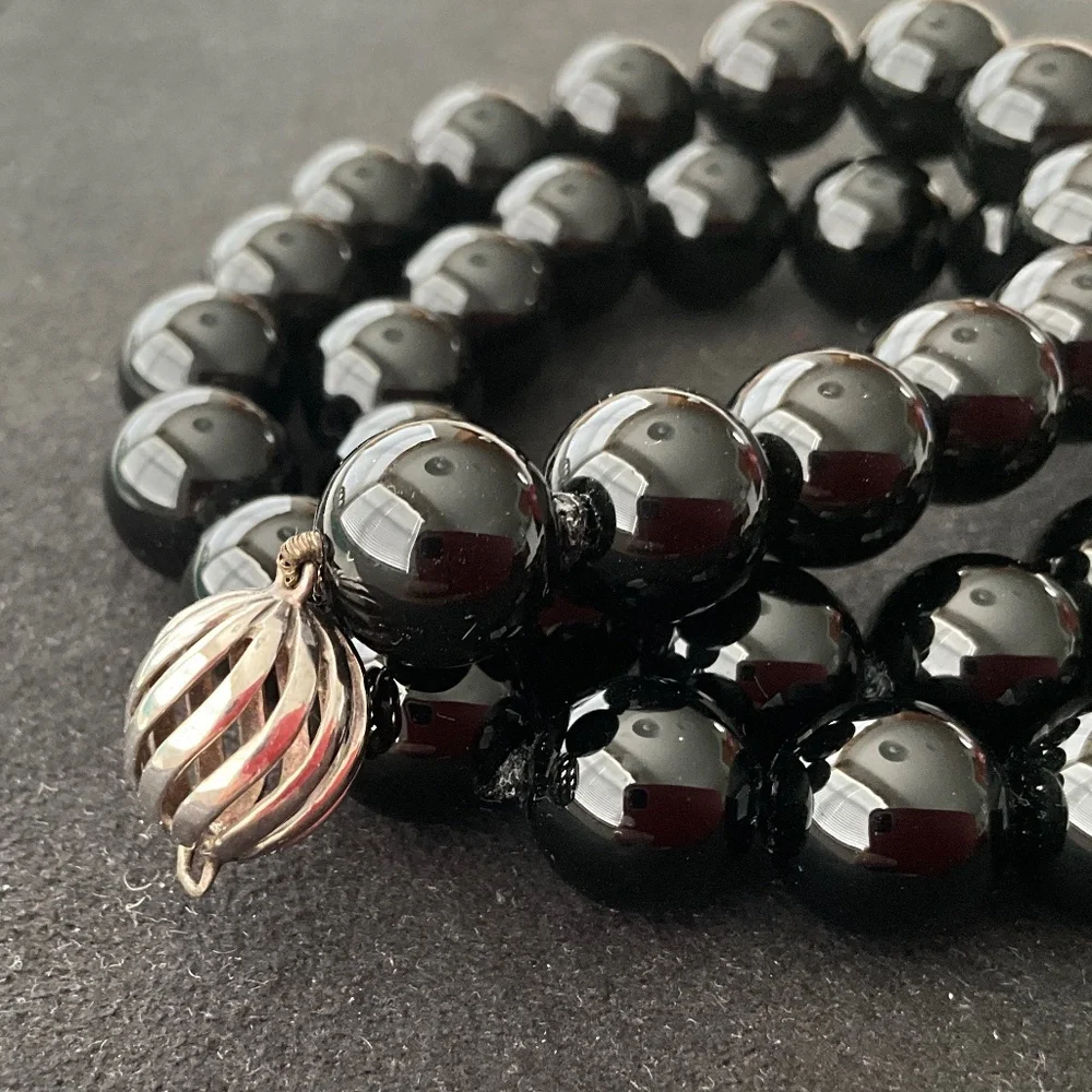TIFFANY & CO. Vintage Black Onyx Bead Silver Filigree Ball Clasp Necklace